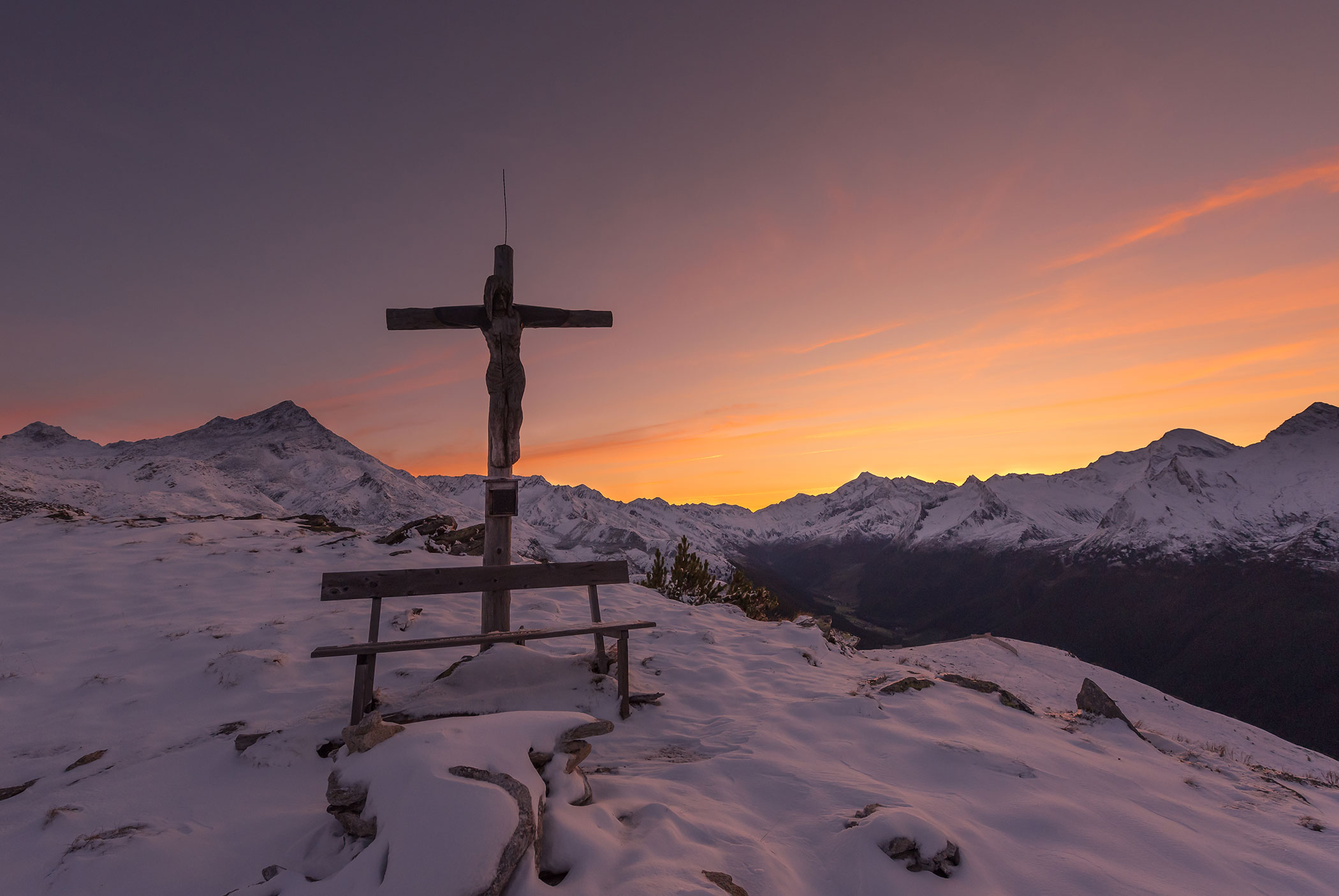 Vetta della montagna al tramonto